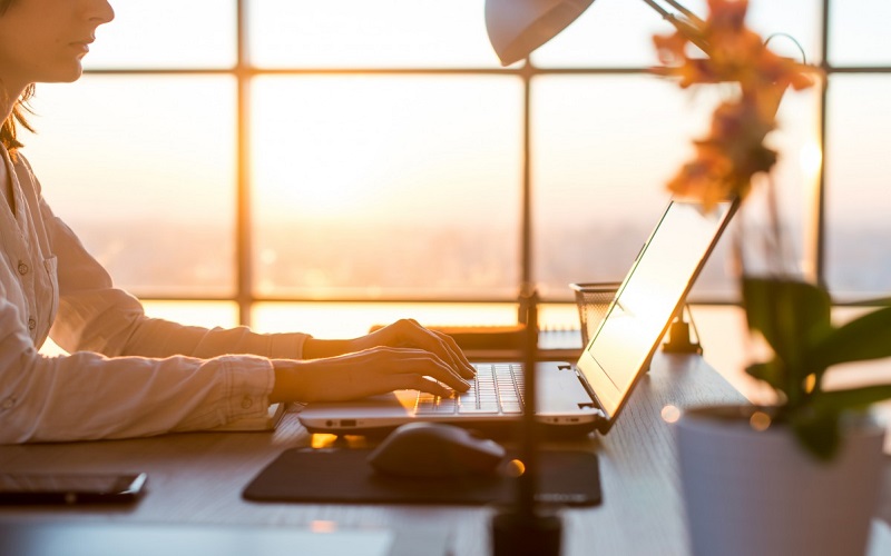 Online OR Traditional Education Which Is Better for a Working Adult