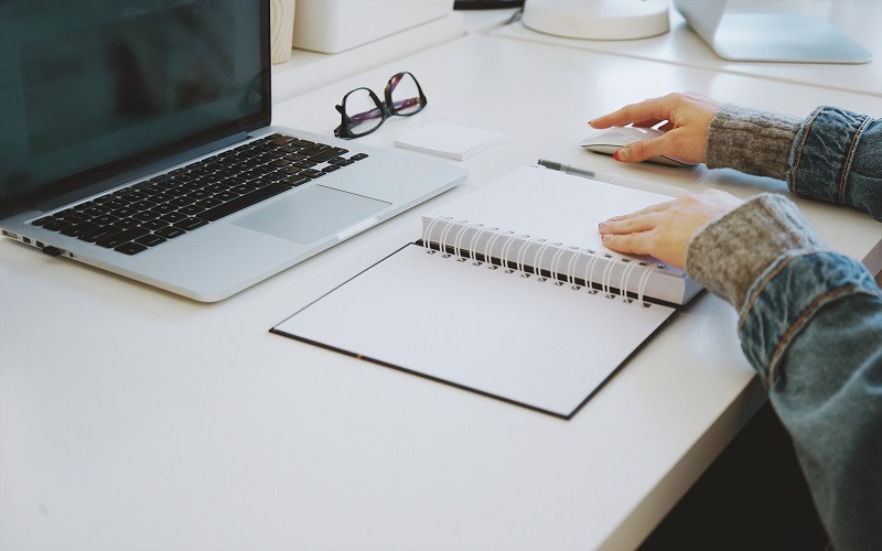 how much should I pay someone to do my course